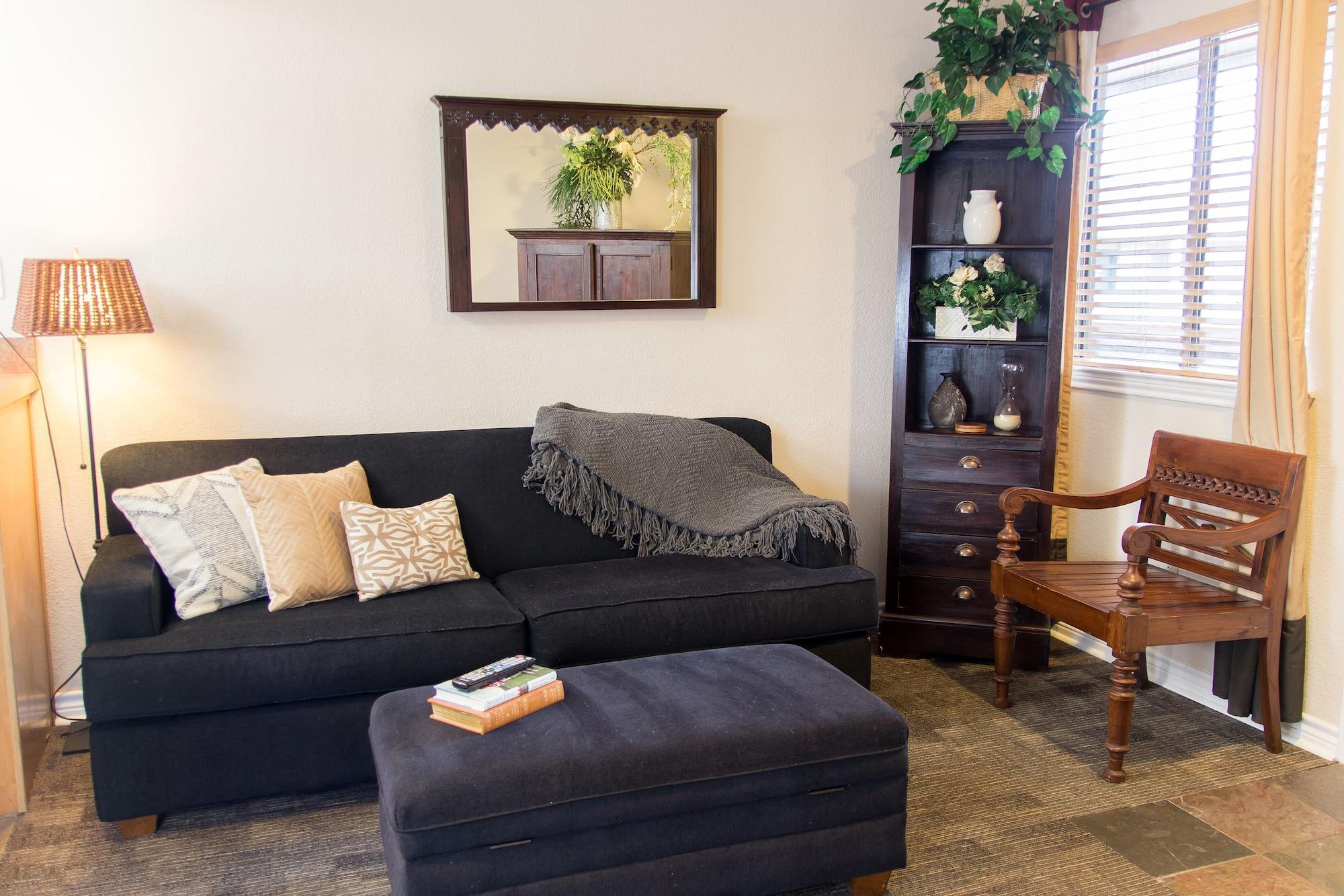 Vineyard Court Designer Suites Hotel College Station Esterno foto