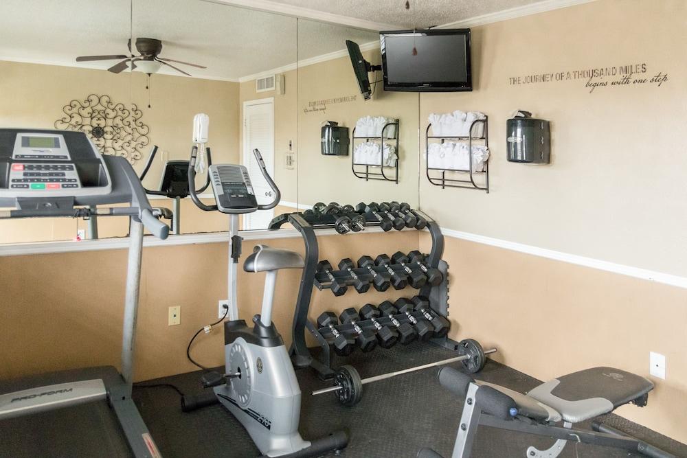 Vineyard Court Designer Suites Hotel College Station Esterno foto