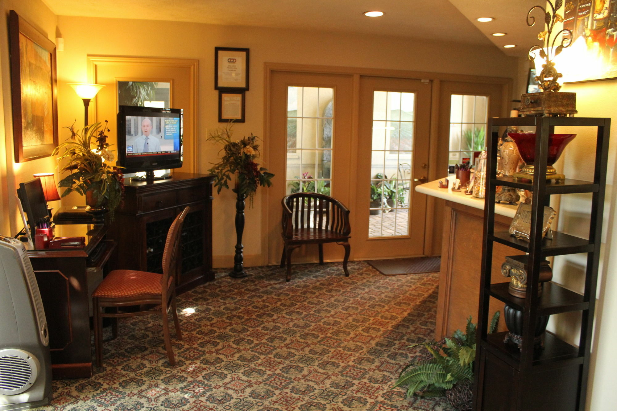 Vineyard Court Designer Suites Hotel College Station Esterno foto